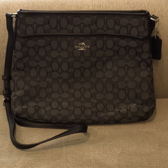 Coach Signature Fabric Messenger Crossbody - Picture 1 of 1